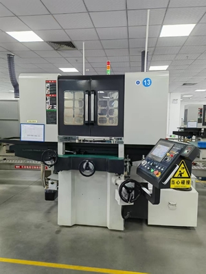 Machine de meulage de surface de charge de 700 kg 300x700 mm Tableau moteur de 0,75 kW