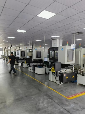 2750X2100x2430mm Overall Dimensions Surface Grinding Machine with 1.1KW Wheelhead Motor and Table Speed of 0-3m/min